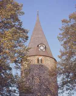 Kirchturm in Ratekau; mit Eichenschindeln eingedeckt